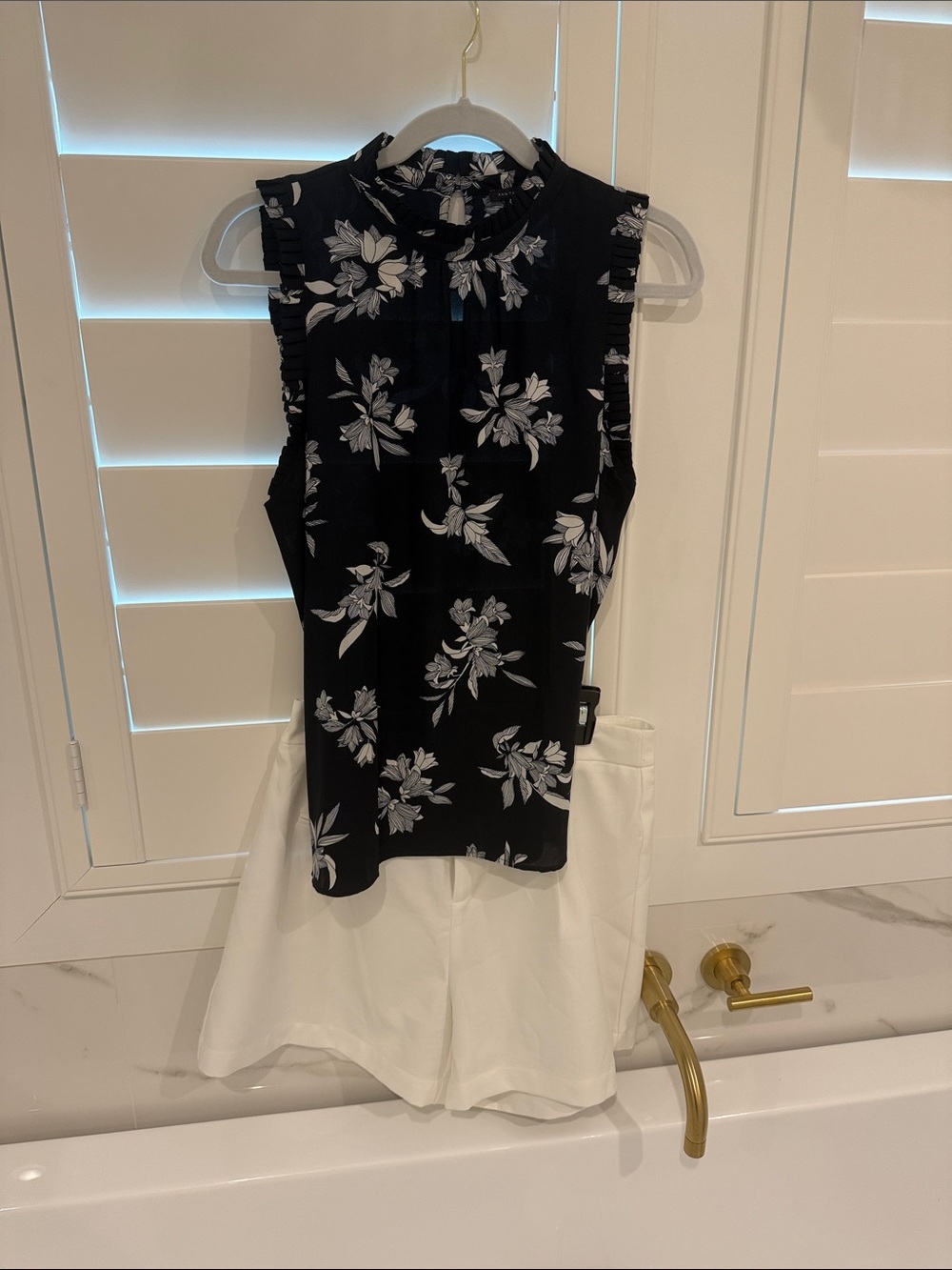 Ann Taylor Black Floral Sleeveless Mock Neck Top
